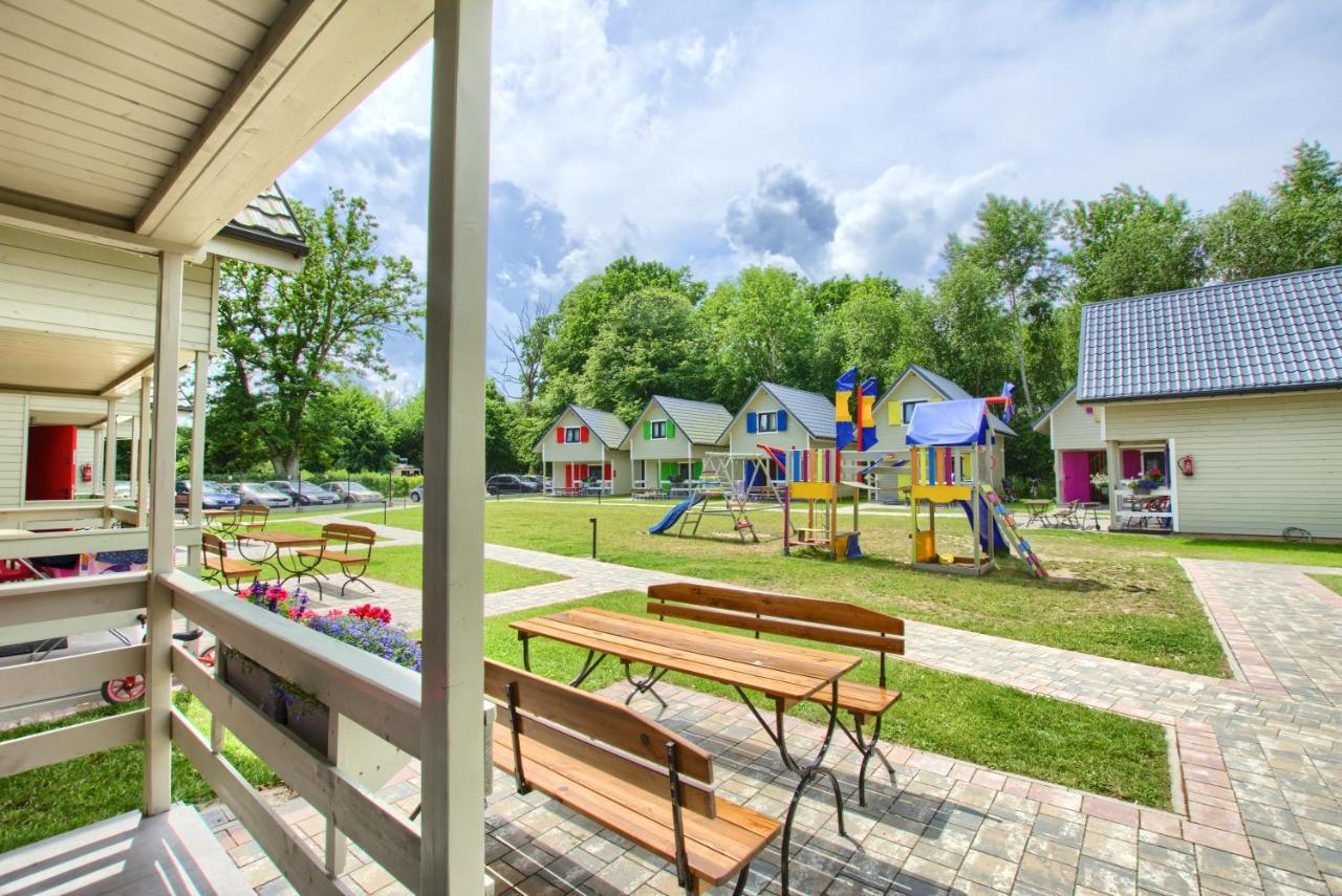 Kolorowe Domki Rewal, 200M Do Plazy, Morza Uwielbiany Przez Rodziny Z Dziecmi Exterior photo